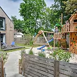 Mit Privater Terrasse By Interhome Nyaraló *