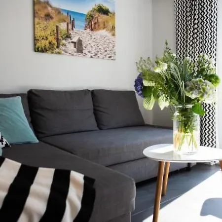 Mit Privater Terrasse By Interhome