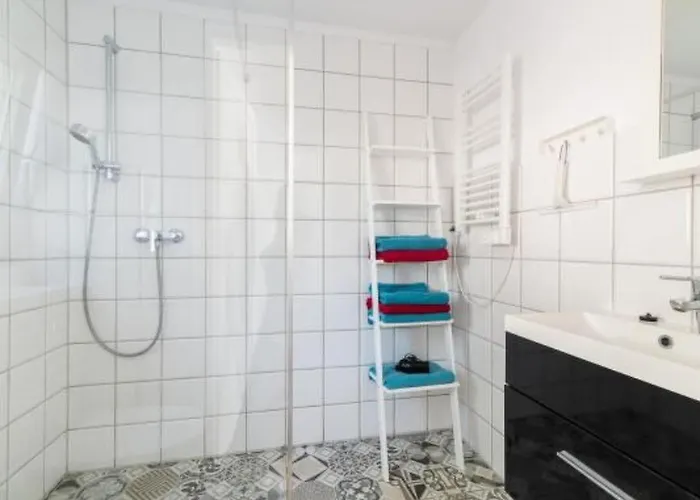 펜션 Mit Privater Terrasse By Interhome